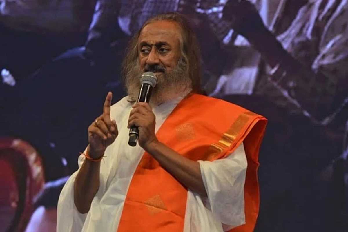 विकसित भारत एंबेसडर : श्री श्री रविशंकर ने काशी के कायाकल्प को लेकर पीएम मोदी की तारीफ की विकसित भारत एंबेसडर : श्री श्री रविशंकर ने काशी के कायाकल्प को लेकर पीएम मोदी की तारीफ की